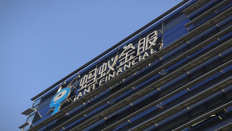 數位人民幣，不打算動搖美元地位？從螞蟻、騰訊遭罰，看中國「更大願景」