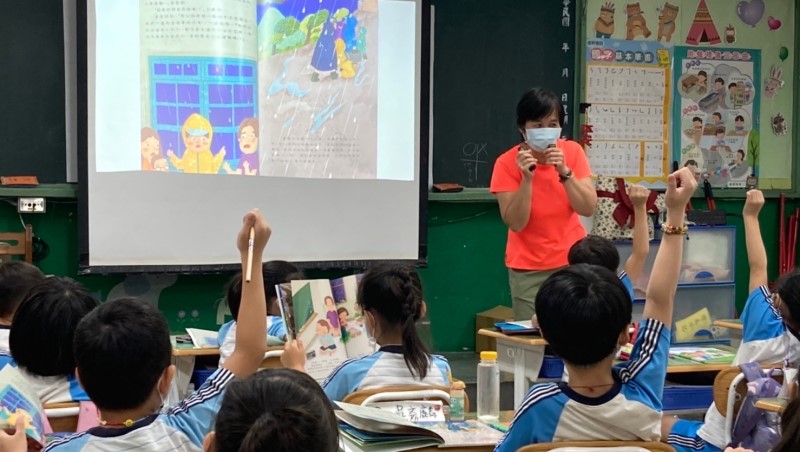 合作動手玩、輕鬆學水保！光復國小「永續家園~小小環境行動家」教案獲優等！
