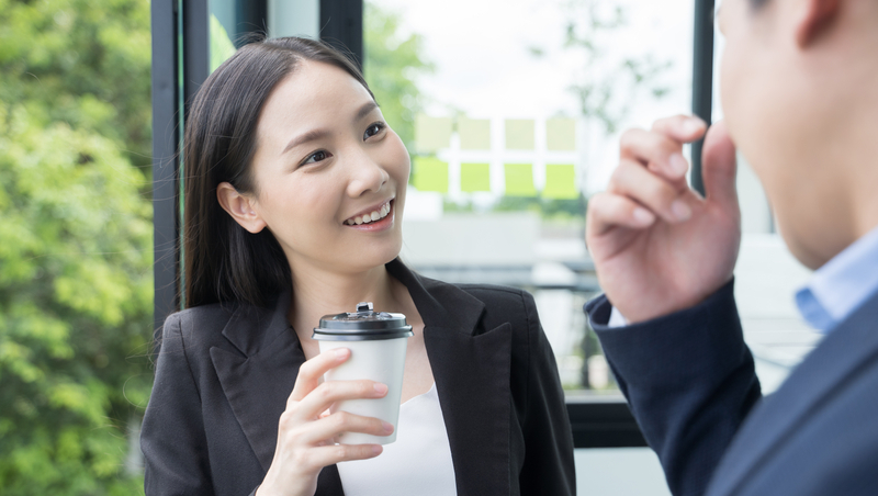 拿東西給別人怎麼說？不是「I have a thing for you」，說出口就尷尬