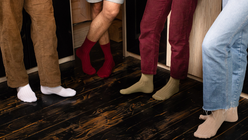 同事說pull your socks up，別真的「把襪子拉高」！意思是⋯