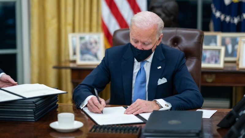 拜登簽行政命令，找台組半導體同盟！美準貿易代表：中國是敵人，也是合作夥伴