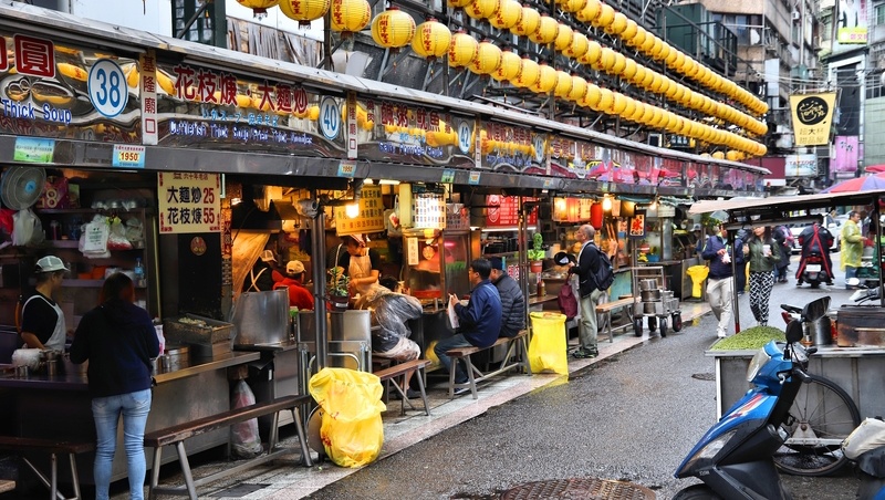 快訊》電影院、運動場館都開放！餐飲合規定可內用，20項微解封一次看