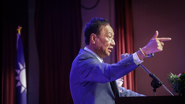 2024總統徵召角力》郭台銘大動作表態、民調郭升侯降，黨務人士：民調不是唯一標準