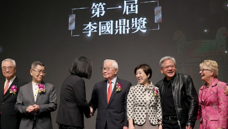 比起新護國神山，台灣更需要下一個李國鼎！懂用人、有遠見的政治人物哪裡找？
