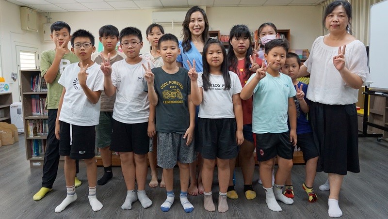 台灣代表王正儀參加「美國亞裔女士」選美比賽讓愛永續循環