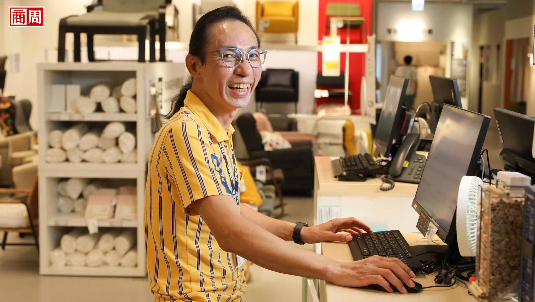 57歲進IKEA，他是最年長儲備幹部：我1天要當3天用