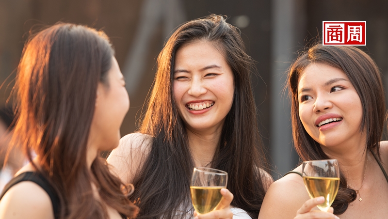 說自己永遠18歲不再是錯？除了實際、身體年齡，科學家發現一種新「年齡」分類