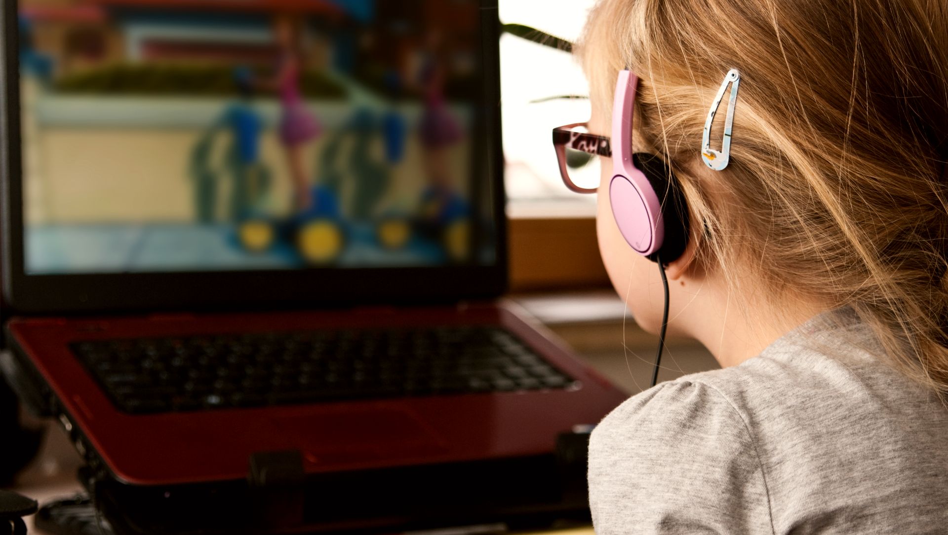 三度蟬聯《富比世》YouTuber榜首！他今年9歲、日越混血，年賺8億