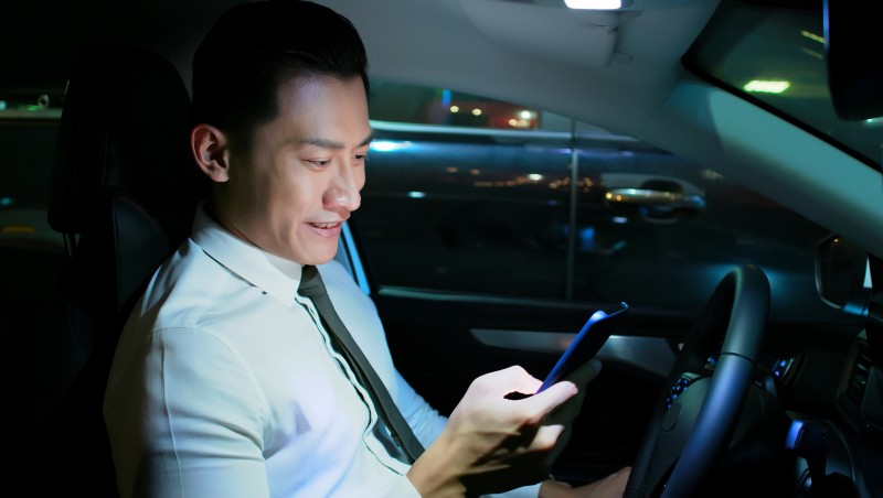 連你是站著、躺著，FB都知道！研究人員：建議iPhone用戶卸載