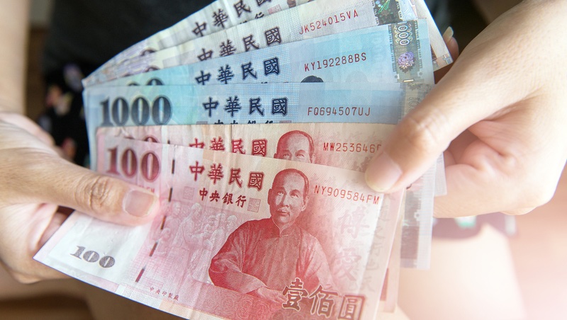 買ETF、買股熱潮更勝以往！投資老手：台灣人對食住行都不想省