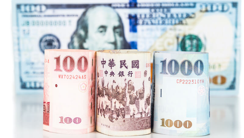 新台幣見28》該多換一點美元、買美元保單？3個熱門QA一次回答
