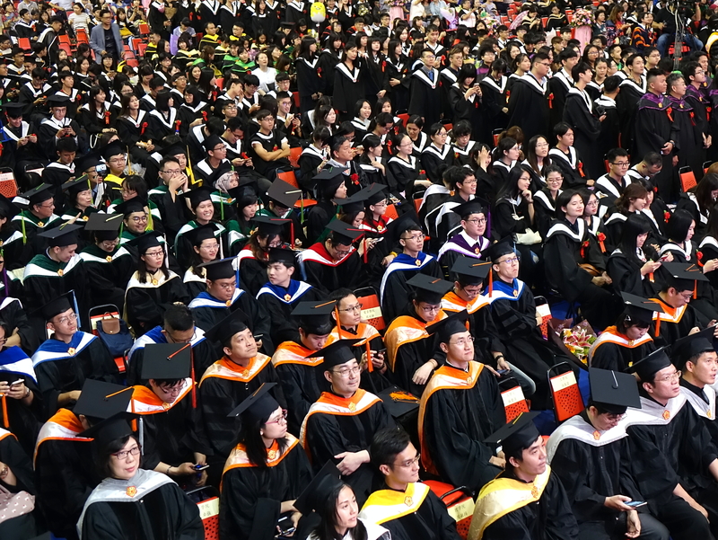 大學各科系「最低薪資」出爐！最高與最低月薪相差近2萬