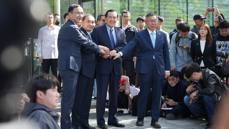 藍白合是險棋，柯文哲為什麼賭上年輕選票也要和國民黨協商