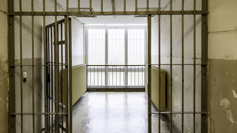 監獄變長照中心！日本連受刑人都高齡化，獄方要備成人尿布、配慢性病藥物