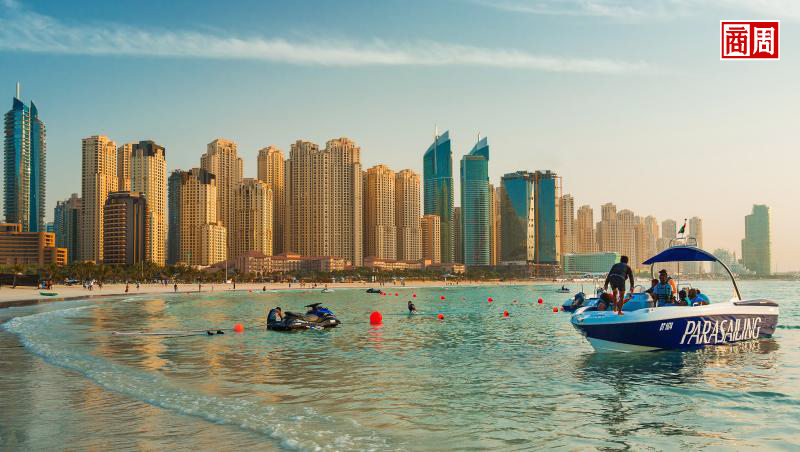 遊客和經濟，比命重要？杜拜開大門迎接全球旅客，確診數增三倍照樣開趴