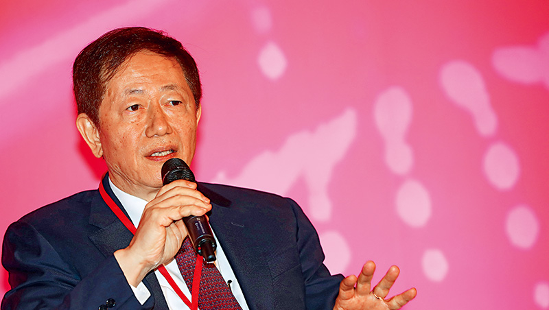 美記者訪台積電：我在一座半導體廠見到神的面容⋯劉德音親揭科學人員特質