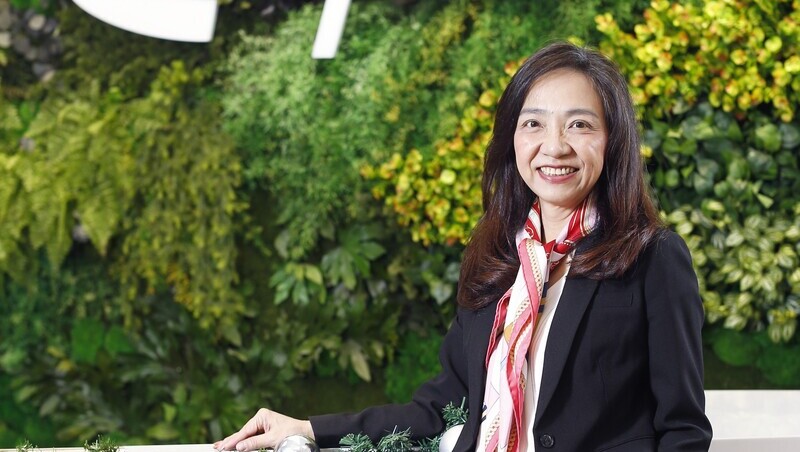 每3個月寫完一本筆記本、滿12本就換工作！她不懂藥學，竟成台灣輝瑞總裁