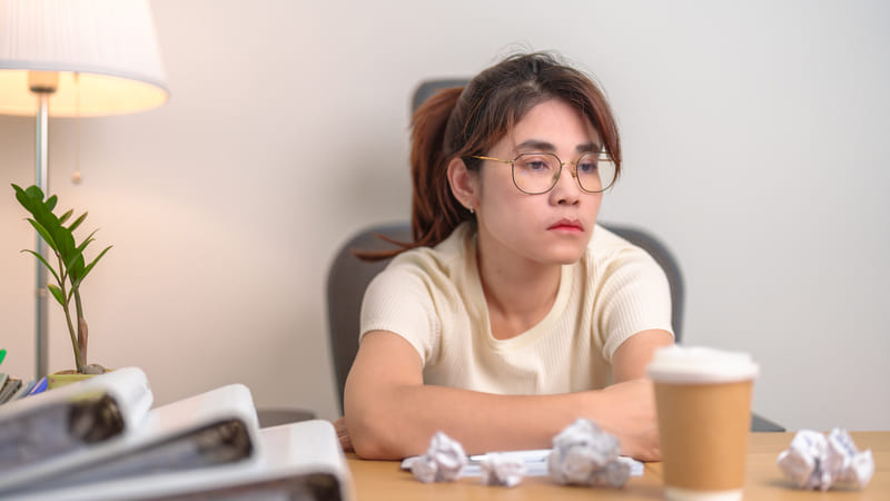 當社工難在哪？資深社工：這些變故都可能讓我們潰堤！新手常到職3年內就陣亡